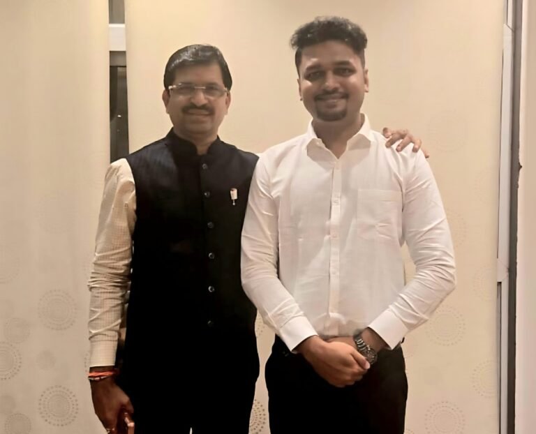 स्वखर्चाने नागरिकांच्या समस्या सोडविणारा जिगरबाज नगरसेवक ॲड. रोहित राजेंद्र ओसवाल..